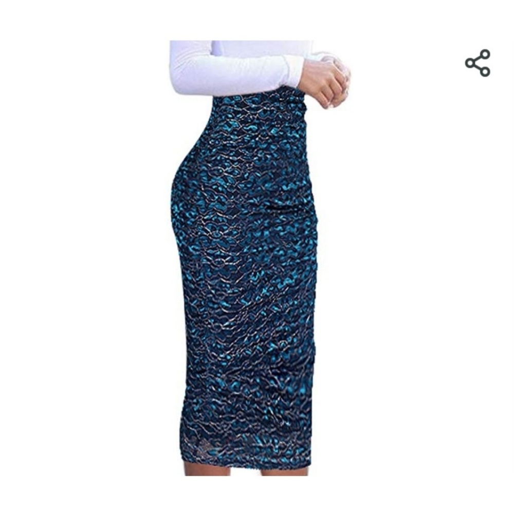High waisted Midi skirt.